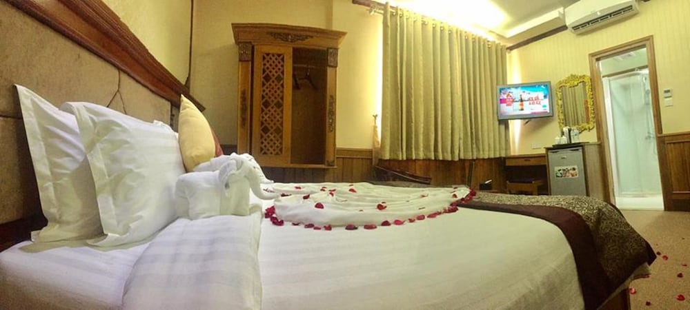 Фото Palace Hotel