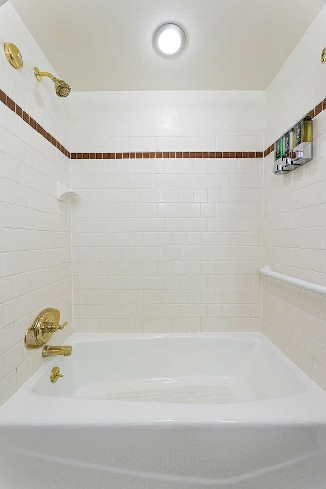 Фото Lake Pointe Inn