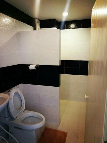 Гостиница Mae Klong Hotel в Самутсонгкхраме