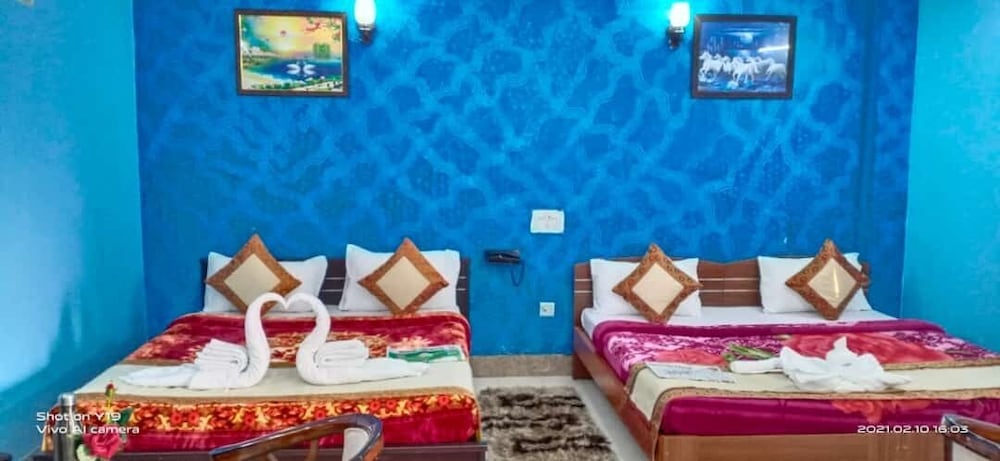 Фото Hotel Anand Lok