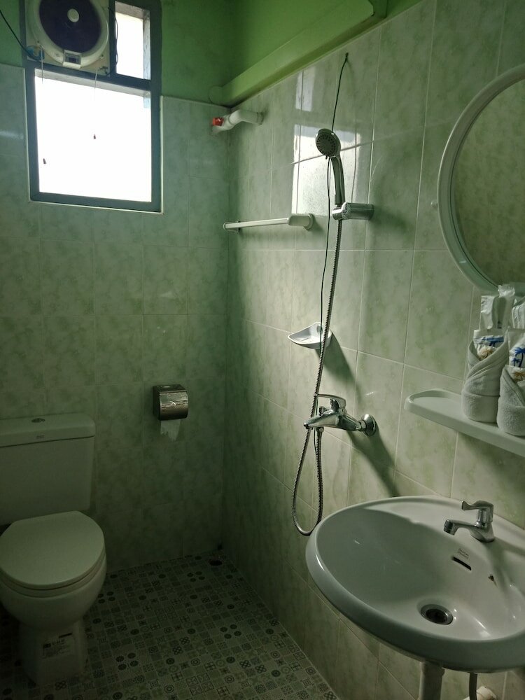 Фото Nay Chi Linn Hotel