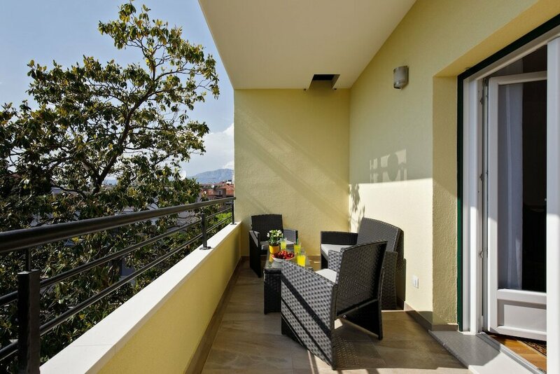 Гостиница Luxury beach apartment private parking в Сплите