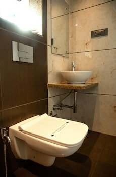 Фото Monarch Express