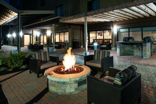 Гостиница TownePlace Suites by Marriott Detroit Belleville