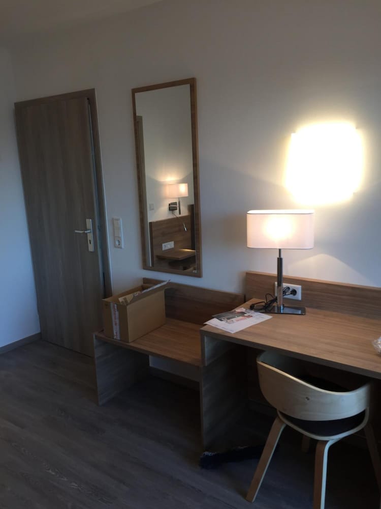 Фото Hotel Post Viernheim Ug