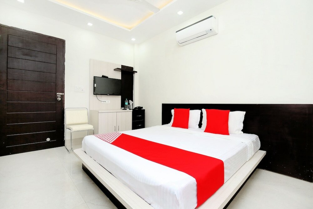 Фото Oyo 40417 Hotel Grand Taj