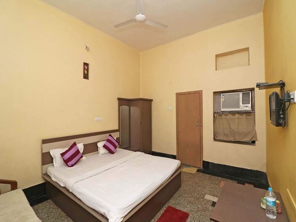 Фото Hotel Saraogi