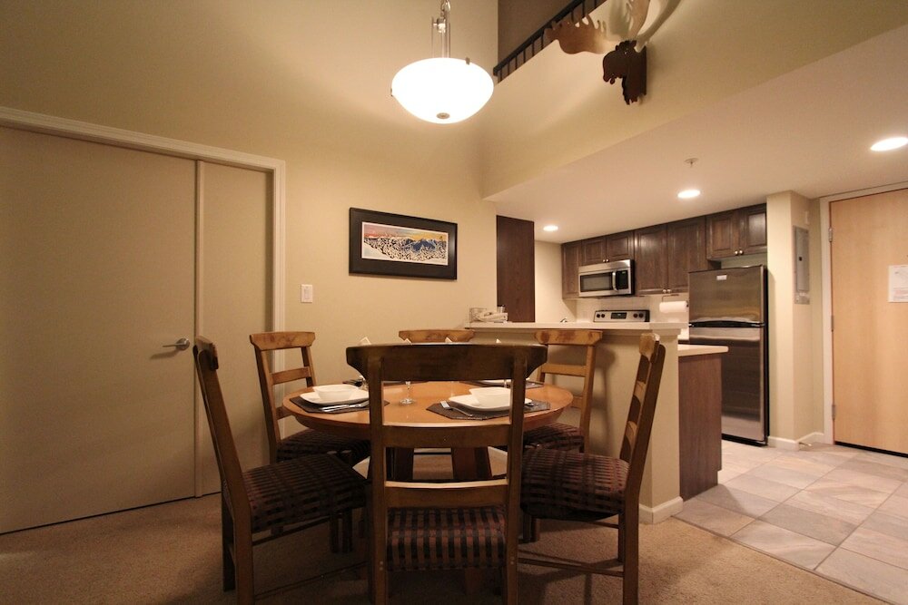 Фото Whistler Blackcomb Vr at Tyndall Stone