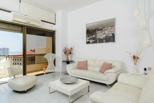 Апартаменты 3br Apt Steps from Sea W Parking в Герцлии