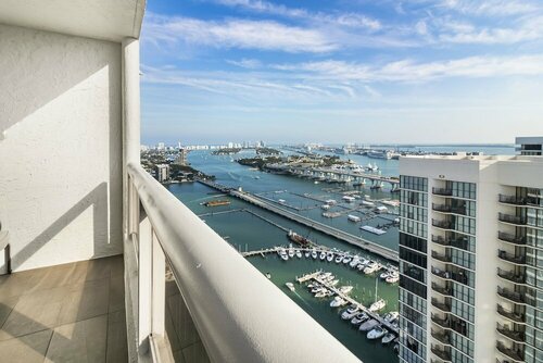 Апартаменты Edgewater Hideaway Minutes to Brickell в Майами