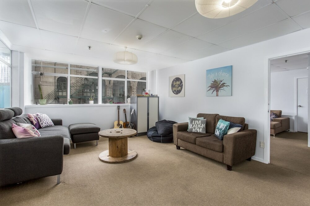 Фото Attic Backpackers