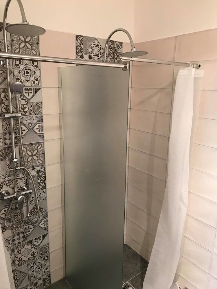 Фото Castle-Wall-Inn - Hostel