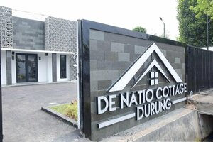 Гостиница RedDoorz Plus near Unimed Medan