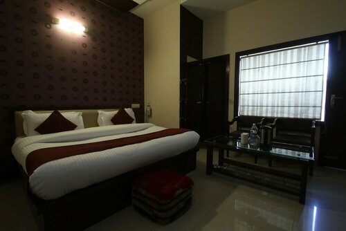Гостиница Hotel Maharani Regency