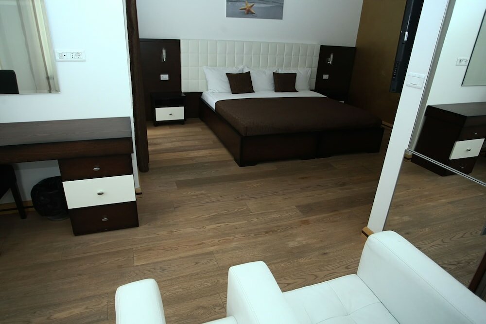 Фото Sky View Luxury Apartments