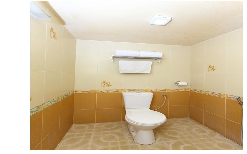 Фото Oyo 5319 Hotel Navaratna