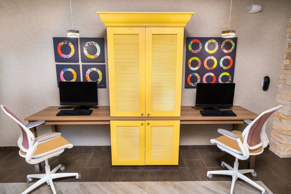 Фото Home2 Suites by Hilton Bakersfield