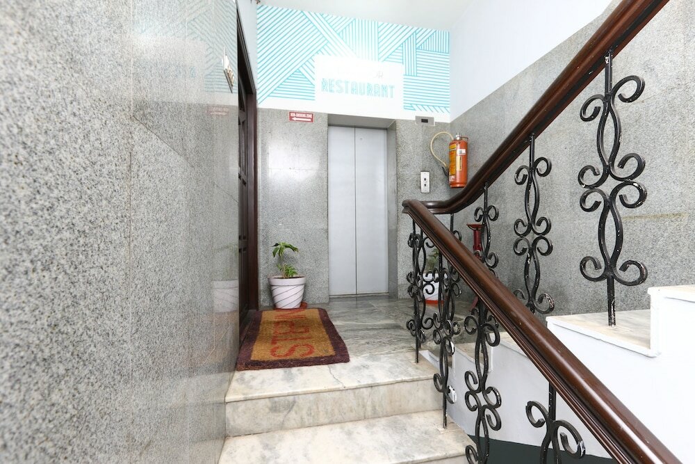 Фото Oyo 7829 Santhi inn