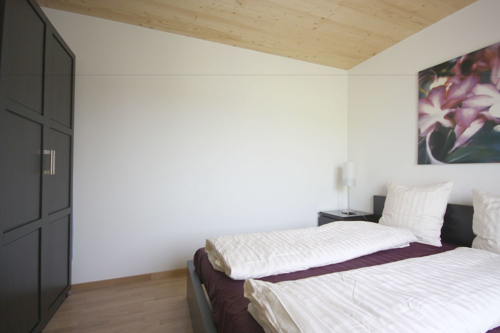 Фото Swiss Star Oerlikon Station