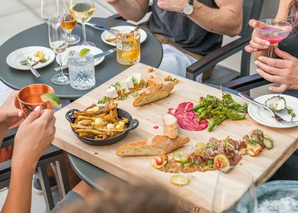 Фото Embassy Suites by Hilton Seattle Downtown Pioneer Square