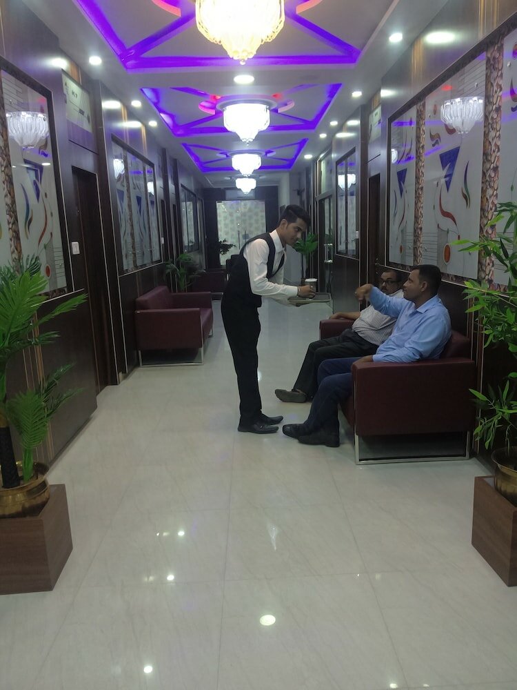 Фото Hotel Embassy International