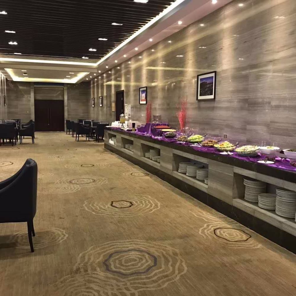 Фото Joyful Rose International Hotel