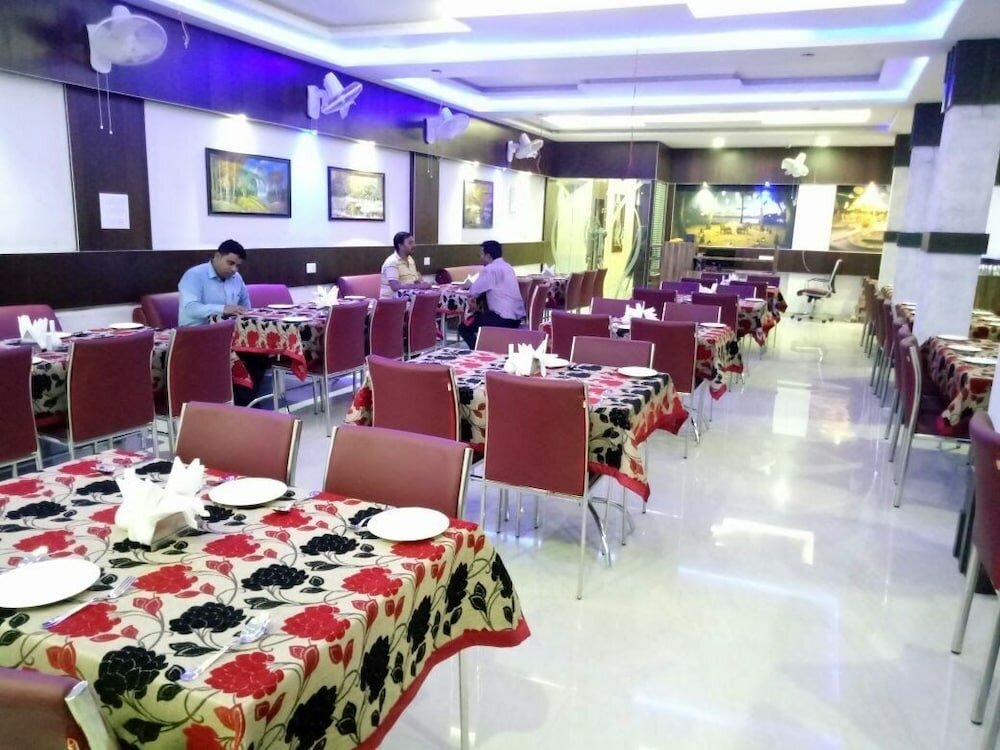 Фото Hotel Embassy International