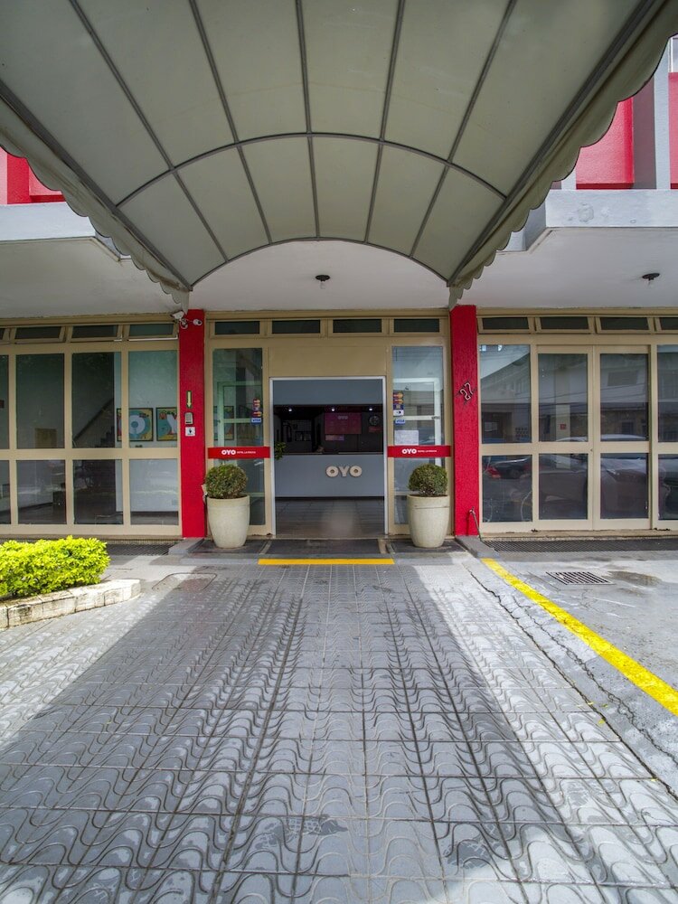 Фото Oyo Hotel La Rocca, Goiânia