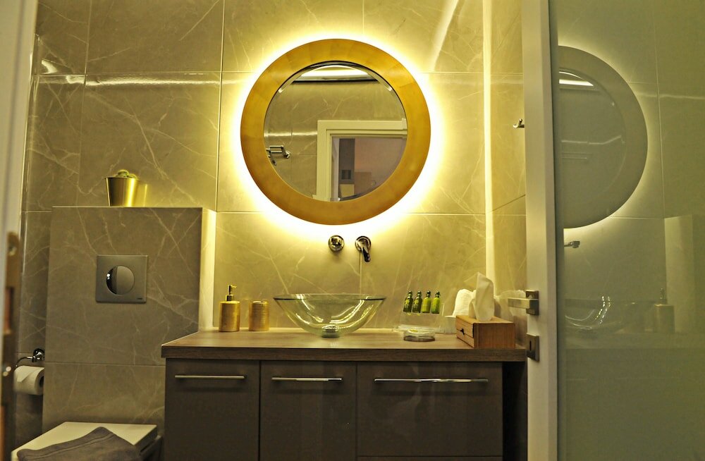 Фото The Athenians Art Apartments