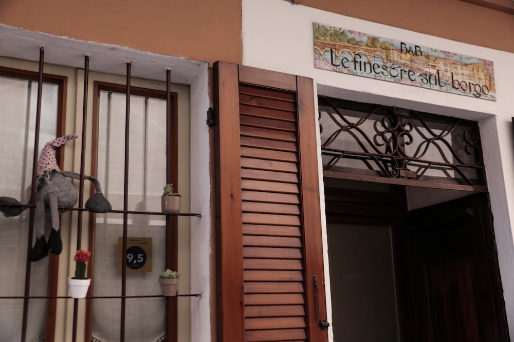 Фото Le Finestre Sul Borgo Rooms