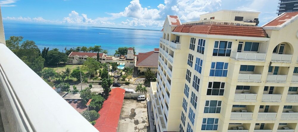 Фото La Mirada Residences