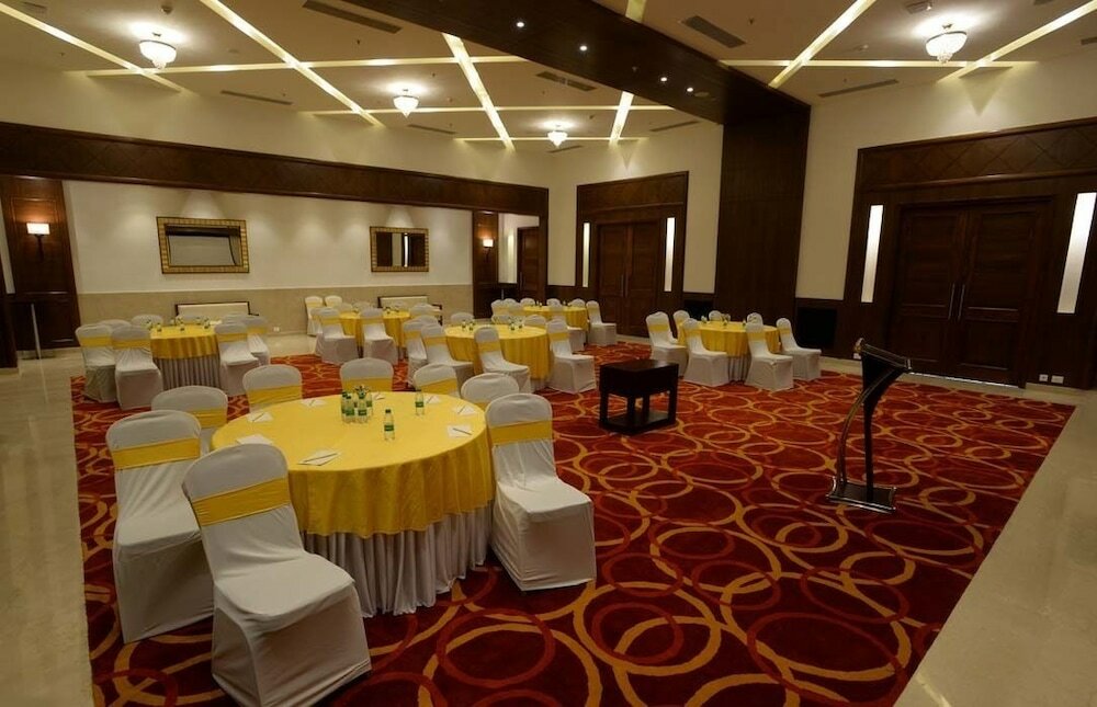 Фото Lemon Tree Hotel Coimbatore