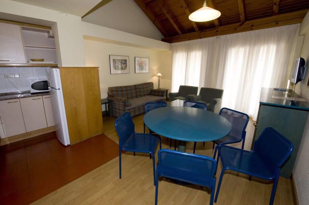 Фото Apartamentos Pessets Adelaida