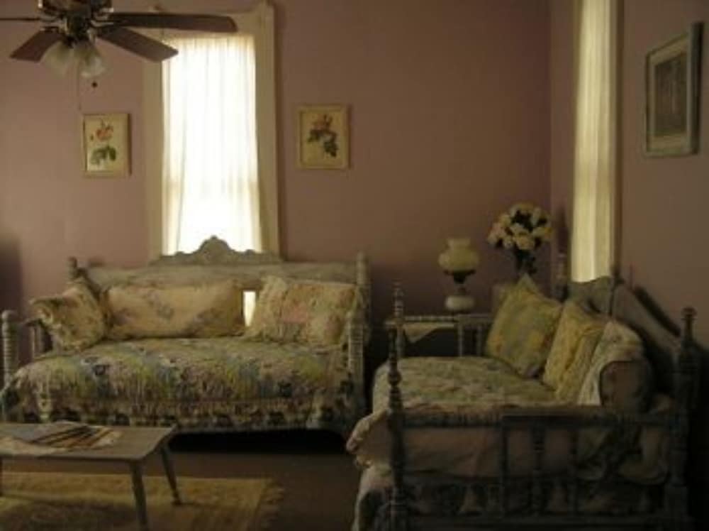 Фото The Carleton House