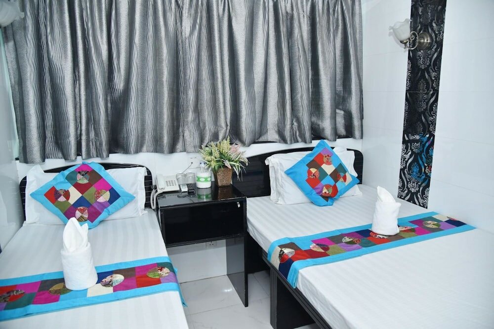 Фото Traveller's Hostel