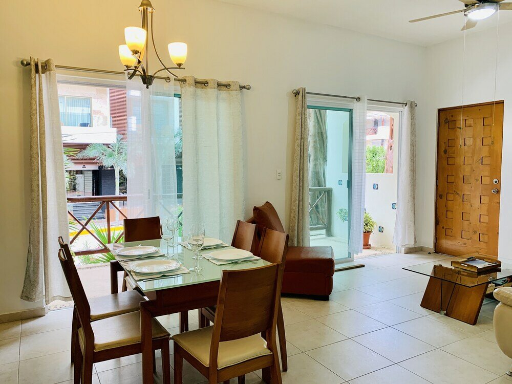 Фото Las Olas downtown Condos by Playa Paradise