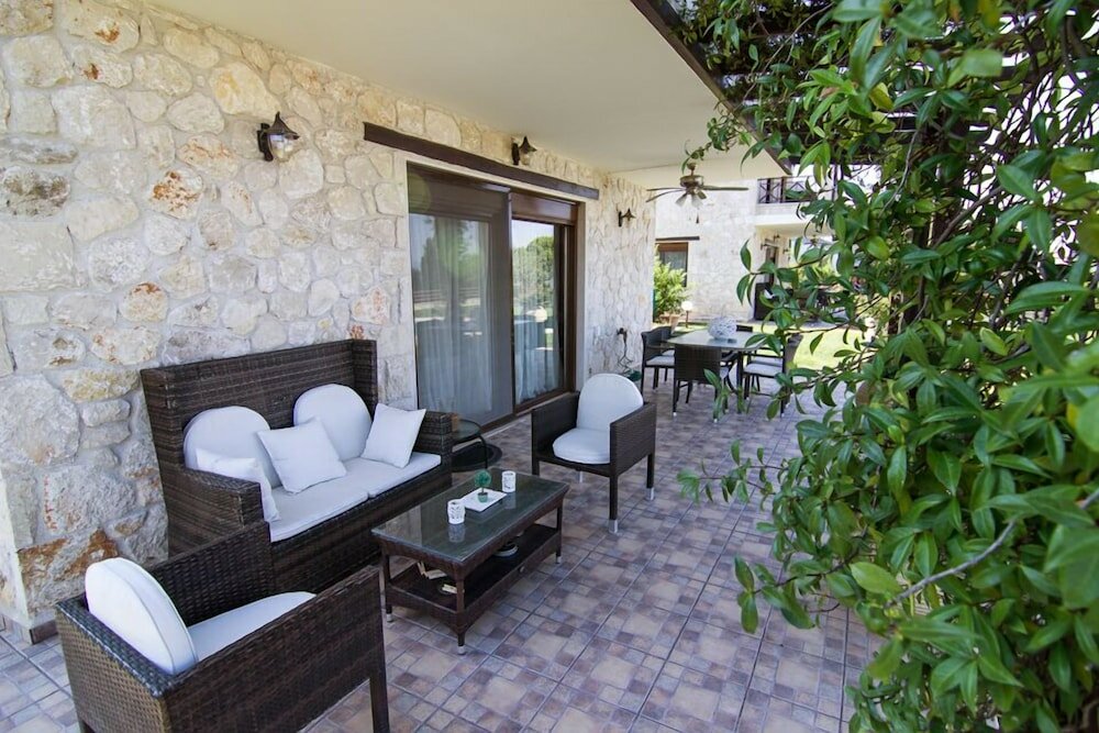 Фото Daphne Villas