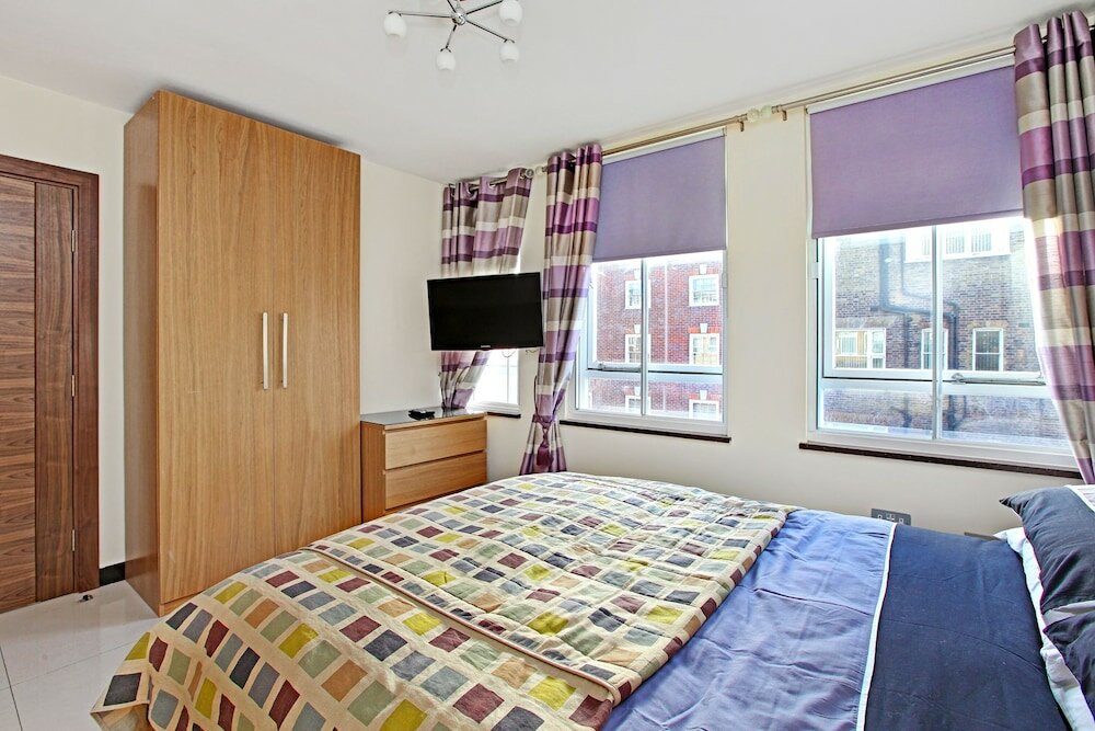 Фото Baker Street Suites