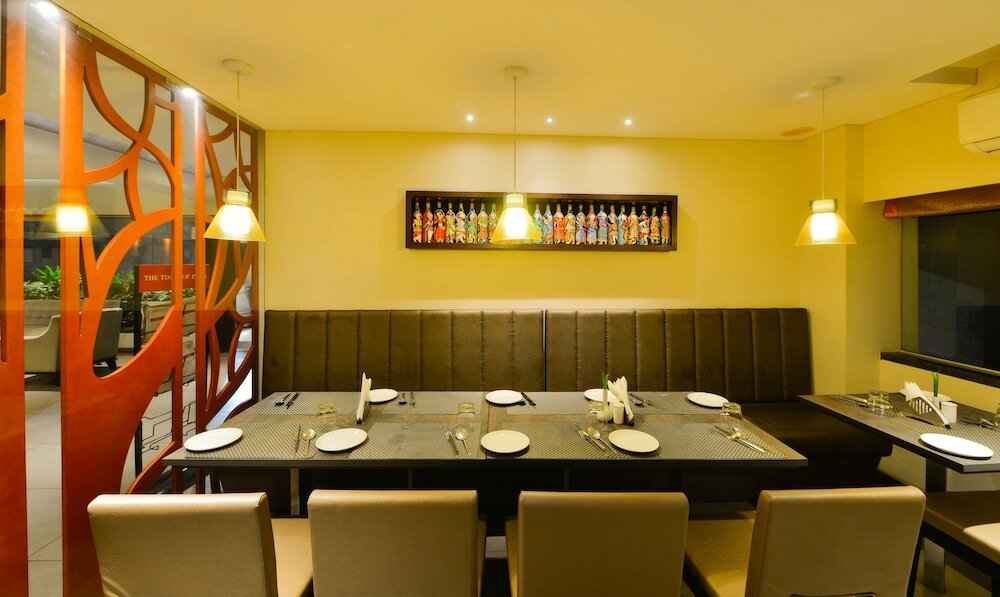 Фото Treebo swastik