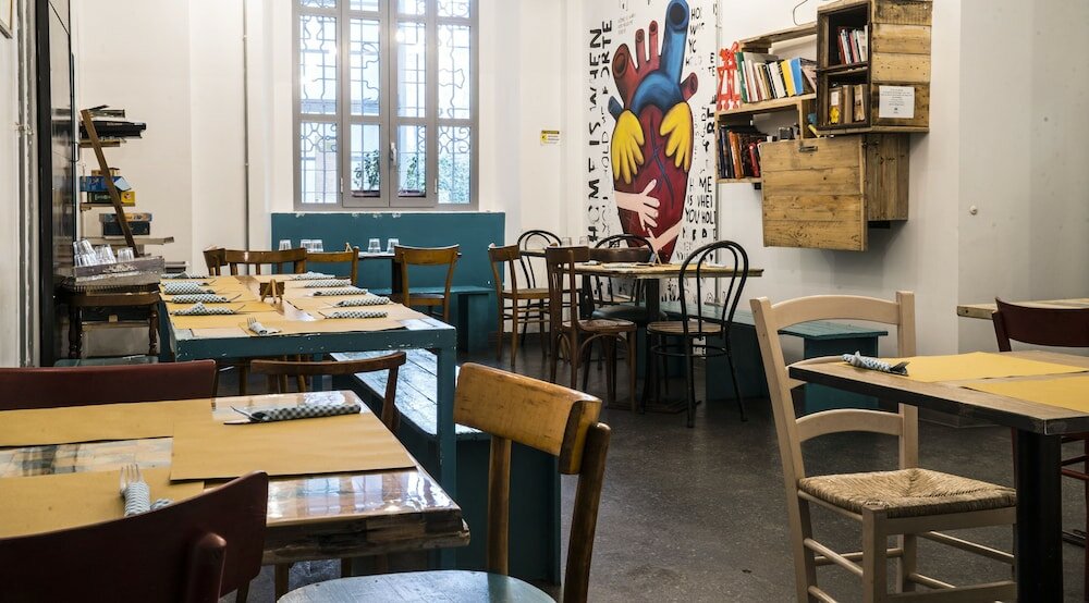 Фото Madama Hostel & Bistrot