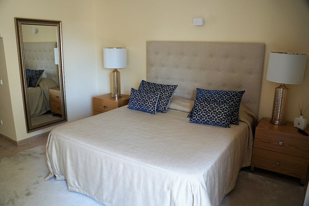 Фото Charming Exceptional Villa in Algarve