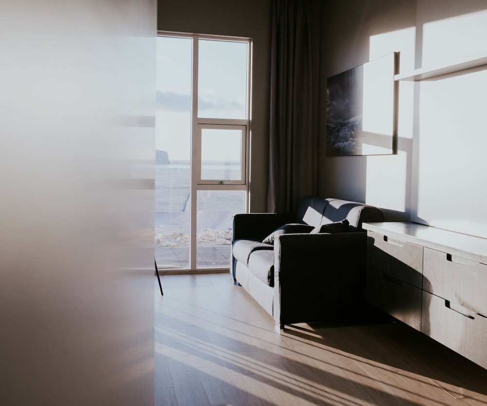 Фото Black Beach Suites