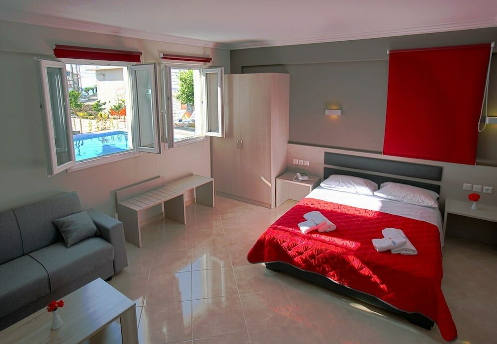 Фото Sun & Sea Luxury Hotel