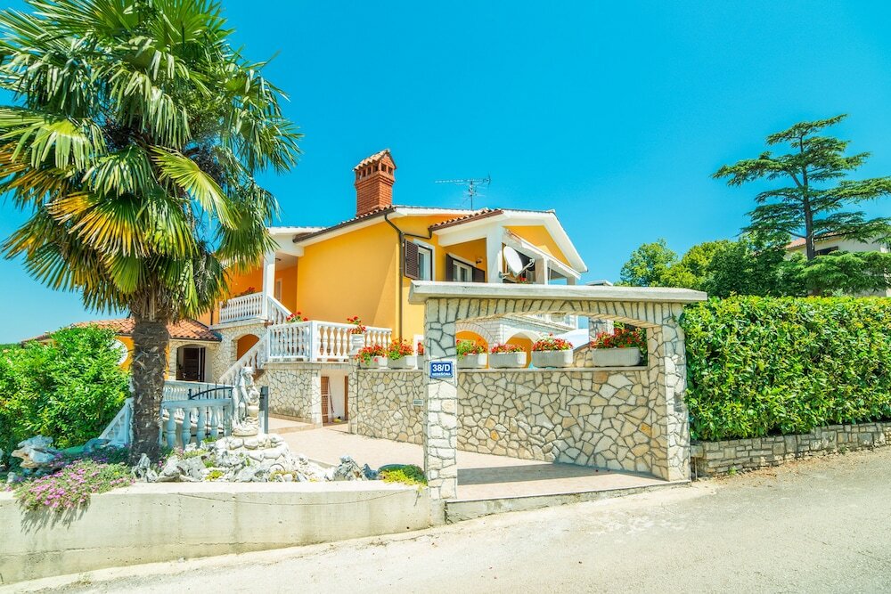 Фото Vacation Pool Apartments