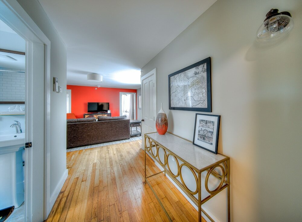 Фото The Sailmaker's House