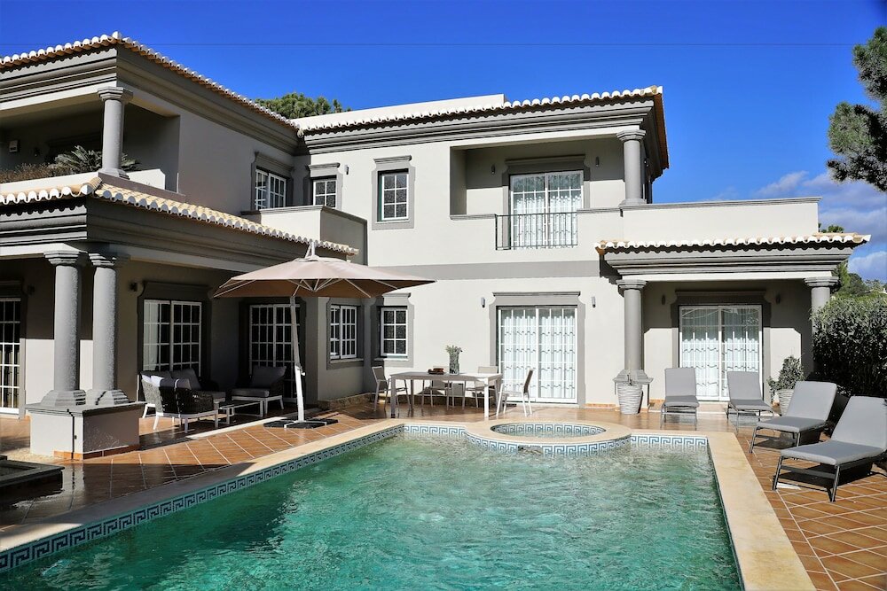 Фото Charming Exceptional Villa in Algarve