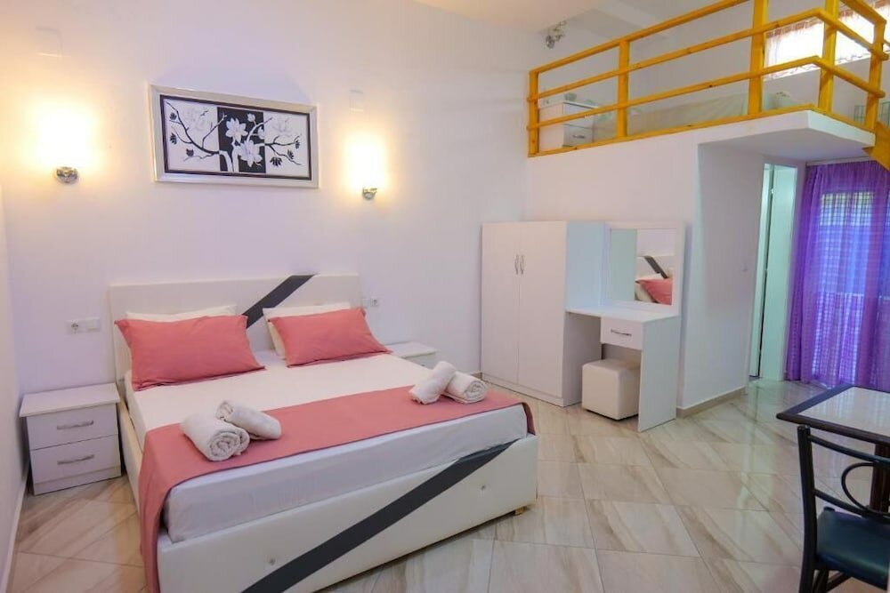 Фото Hotel Chris