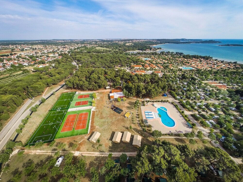 Фото Victoria Mobilehome Bi Village