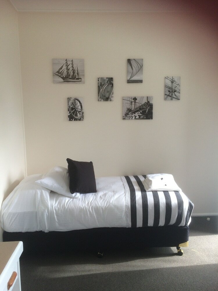 Фото Town House Motor Inn