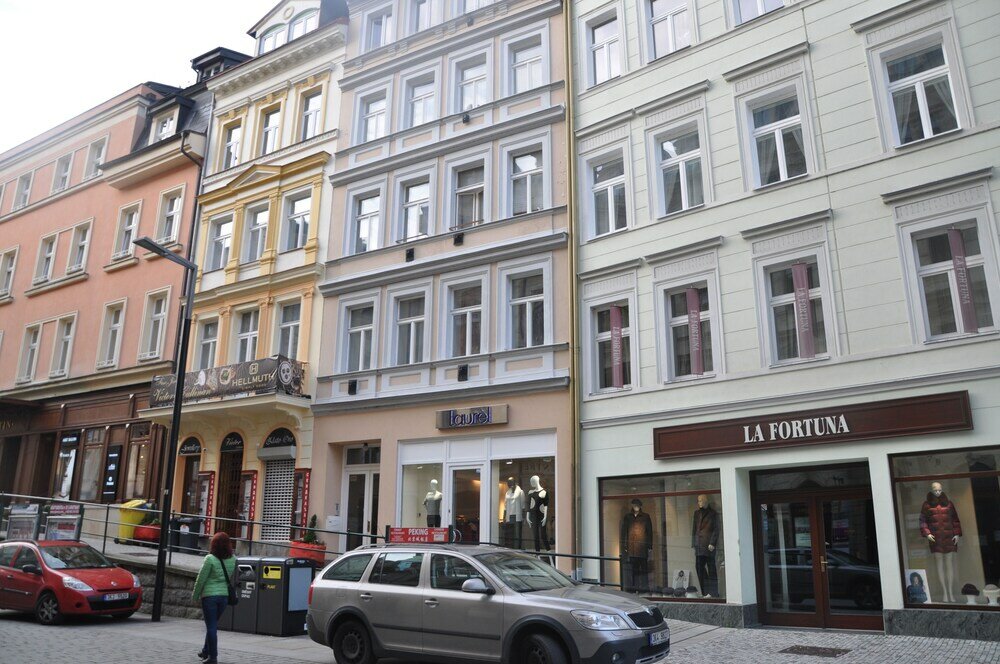 Фото отеля 1